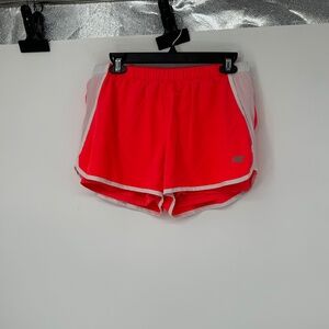 new balance Women sport short size L